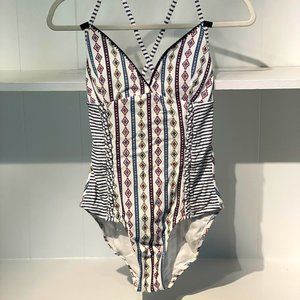 Jessica Simpson One-Piece Textured Swimsuit | Women's Size M, White/Multi